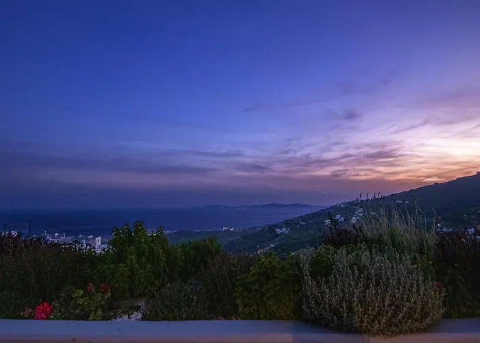 Sea Breeze Triantaros Tinos Villa Triandáros