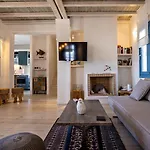 Sea Breeze Triantaros Tinos *