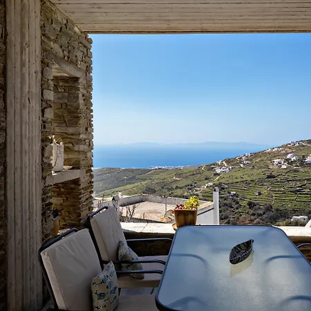 Sea Breeze Triantaros Tinos * Triandáros