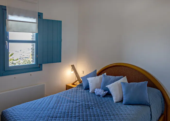 Sea Breeze Triantaros Tinos *