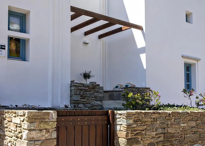 Sea Breeze Triantaros Tinos